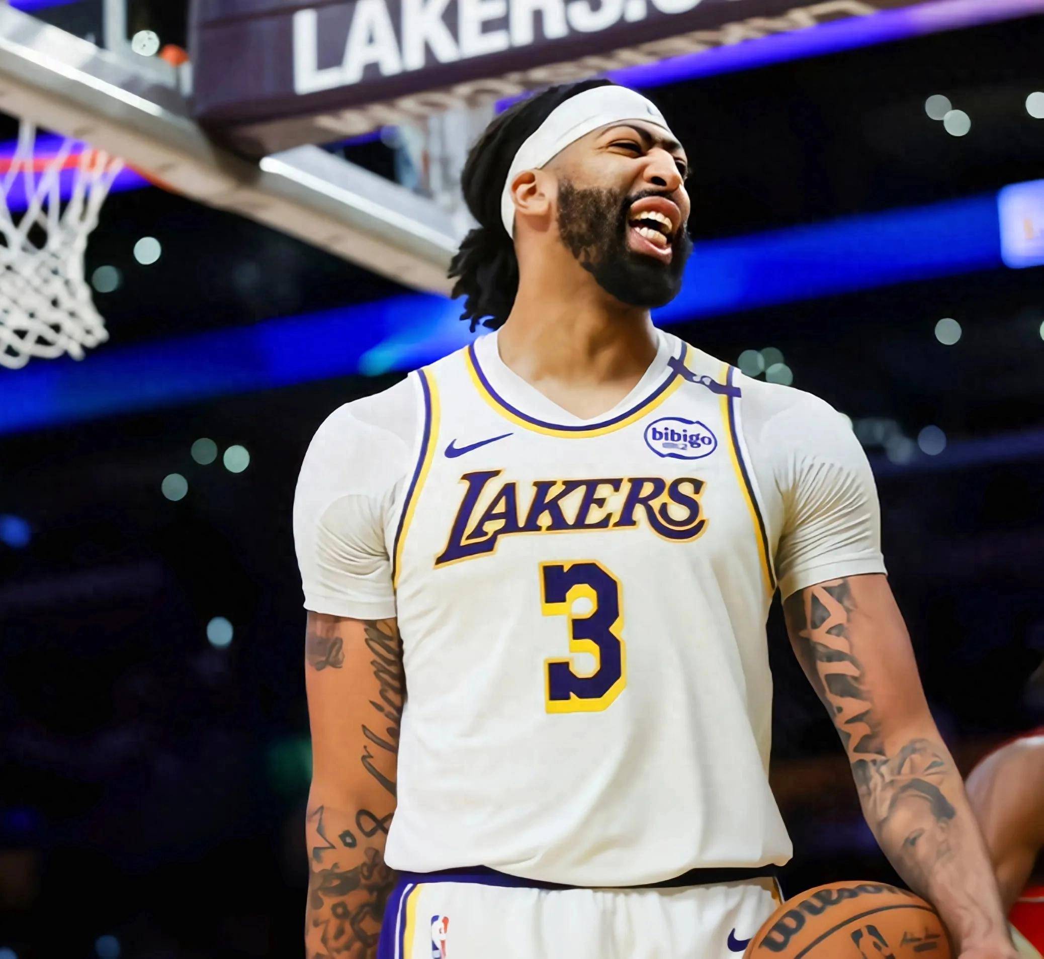 浓眉哥连续二十场比赛得分超过问鼎冠军，FPX挑战极限！