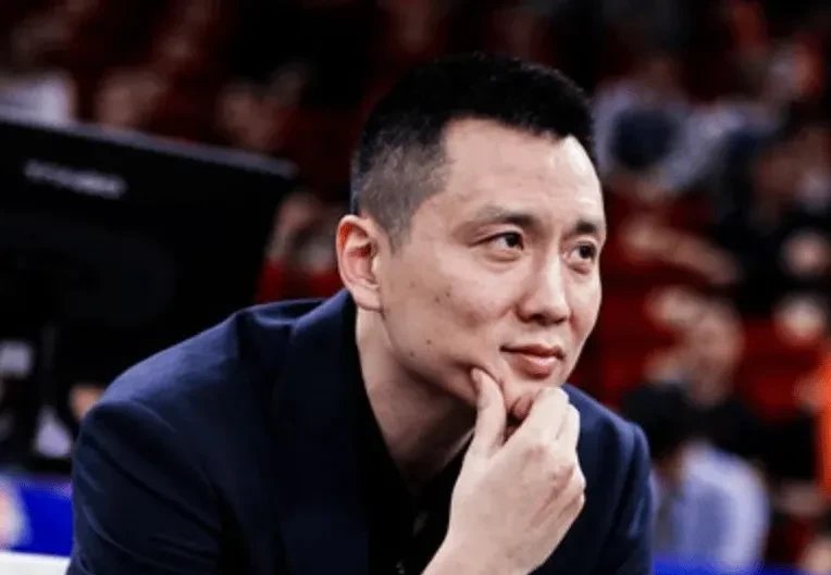 包含湖人队季后赛出局，主帅宣布引咎辞职，电影虽然得到发布.的词条